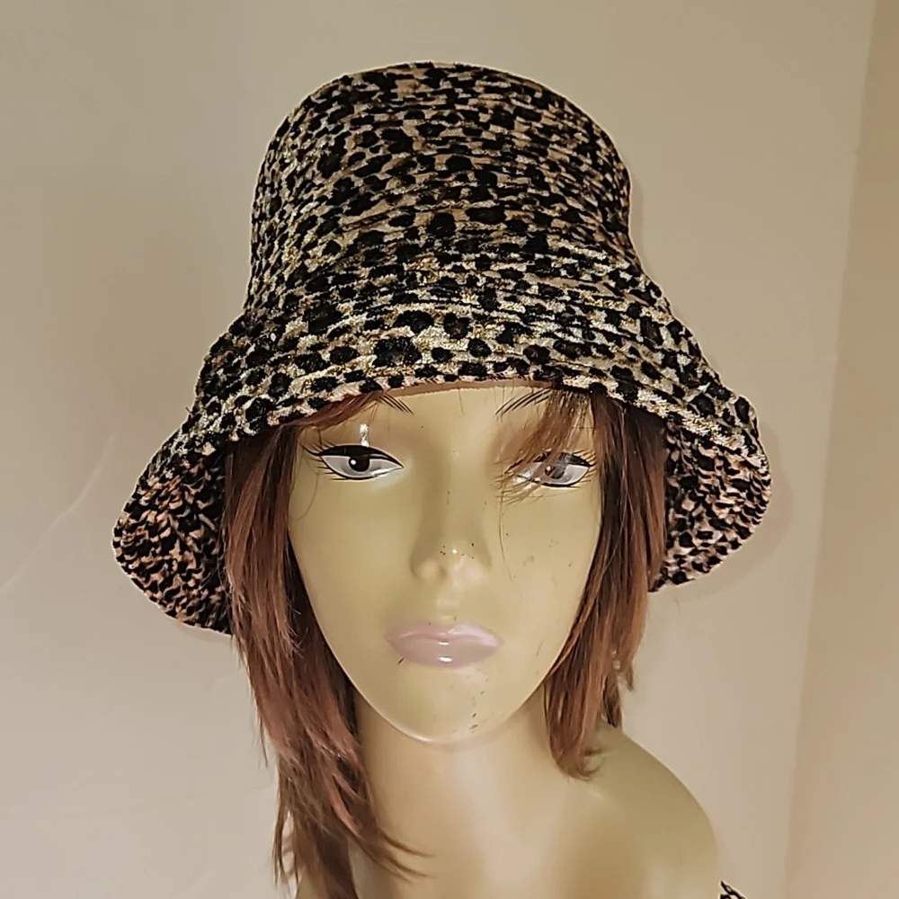 LEOPARD BUCKET HAT
